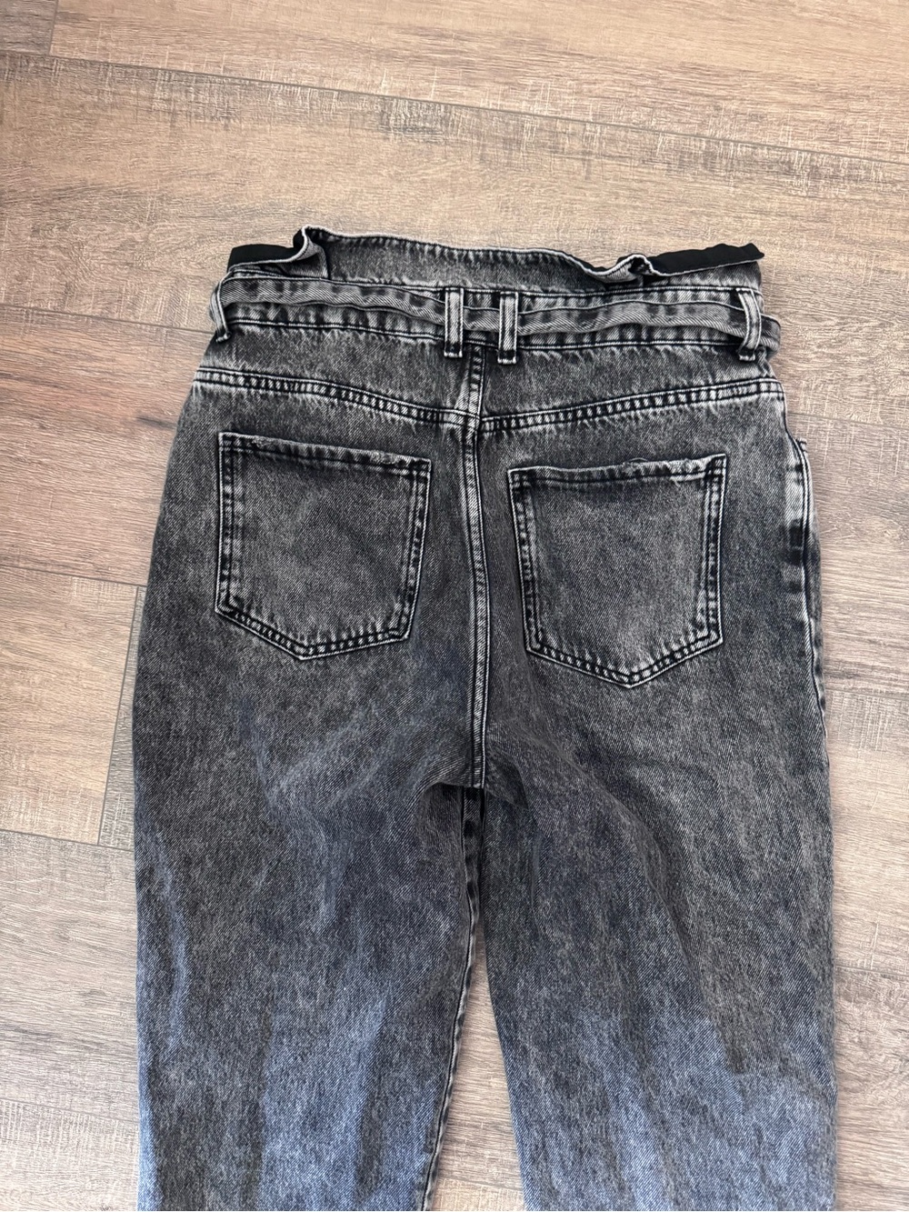 We The Free • High Waisted Jeans • Tie Waist • High Rise • Black Washed • 28 - Picture 11 of 12